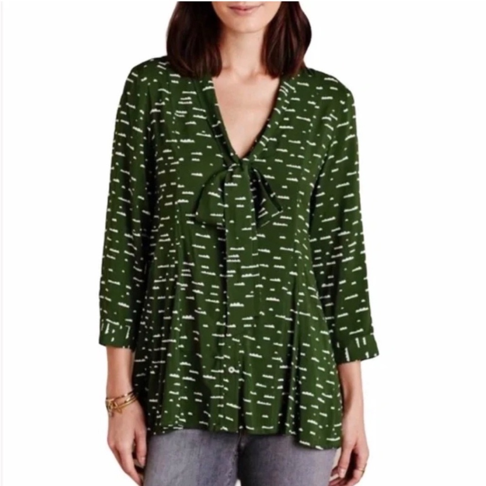 EUC- Anthropologie Maeve Green Cloud Swing Top Size Small